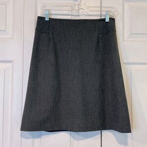 🌹🌹🌹 The Limited Stretch Gray Skirt - Size 6